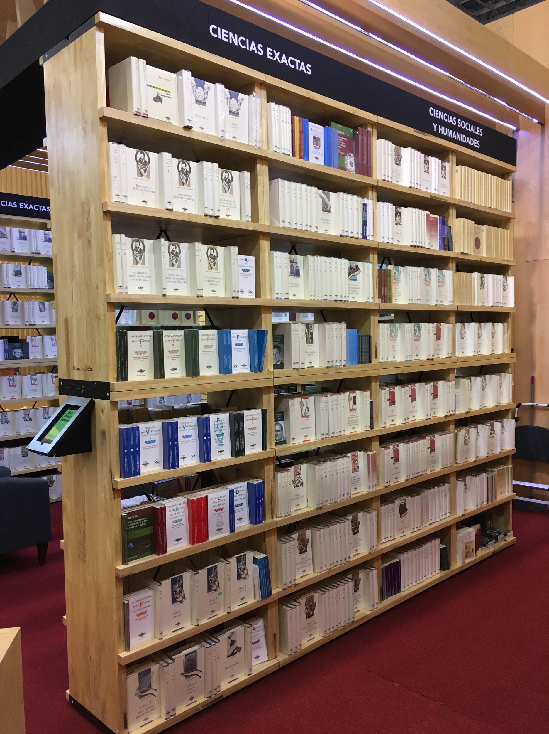 Stand Colegio Nacional, FIL 2018