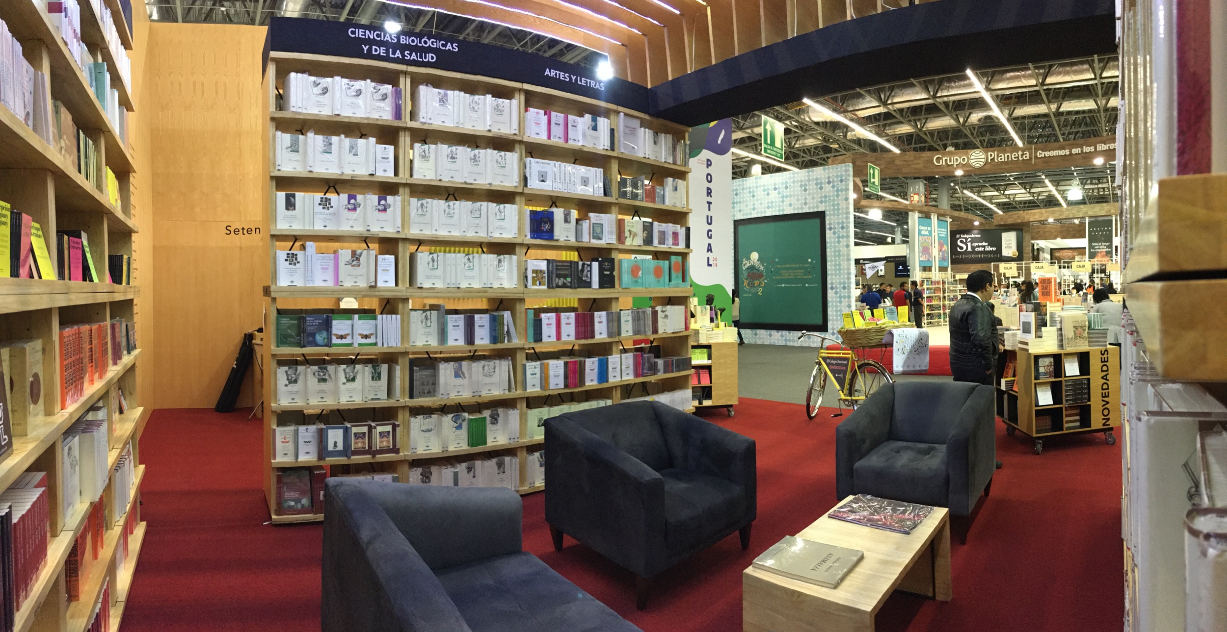 Stand Colegio Nacional, FIL 2018