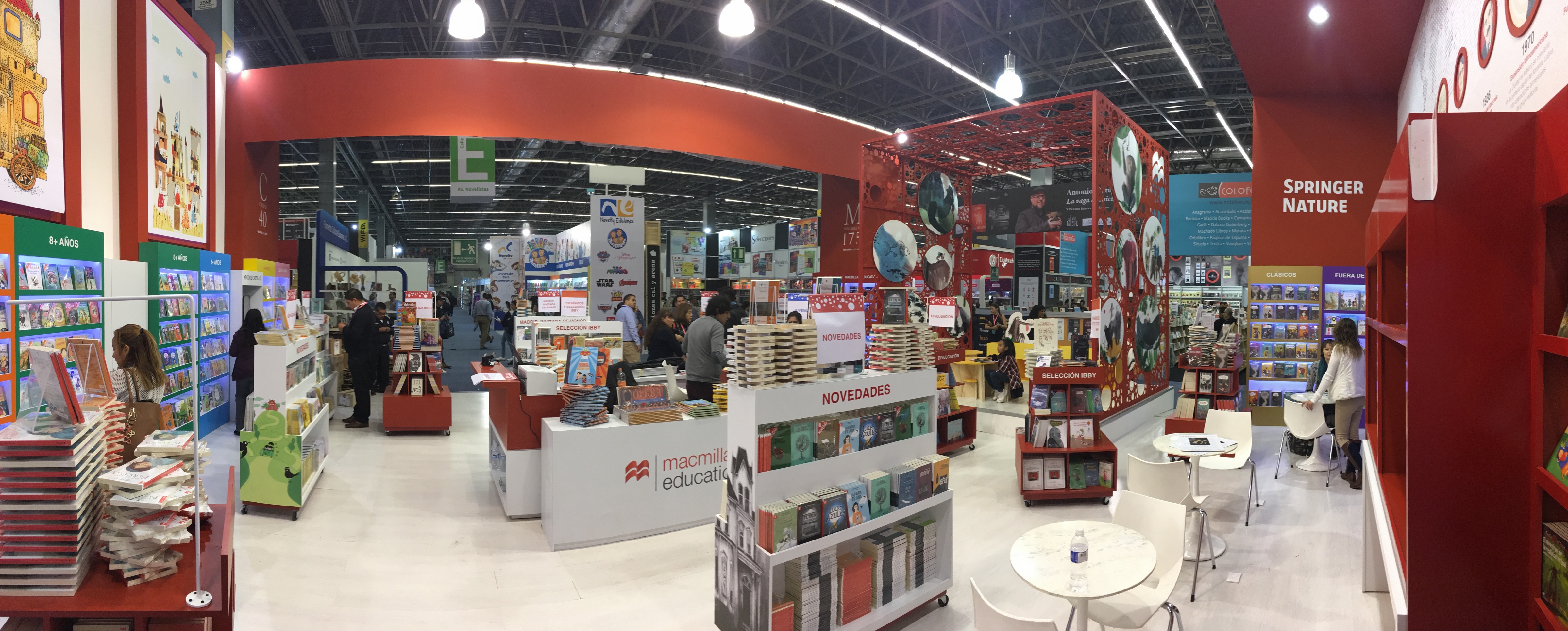 STAND MACMILLAN CASTILLO, FIL 2017