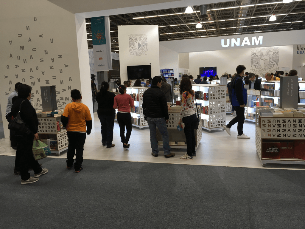 Stand Libros UNAM, FIL 2016