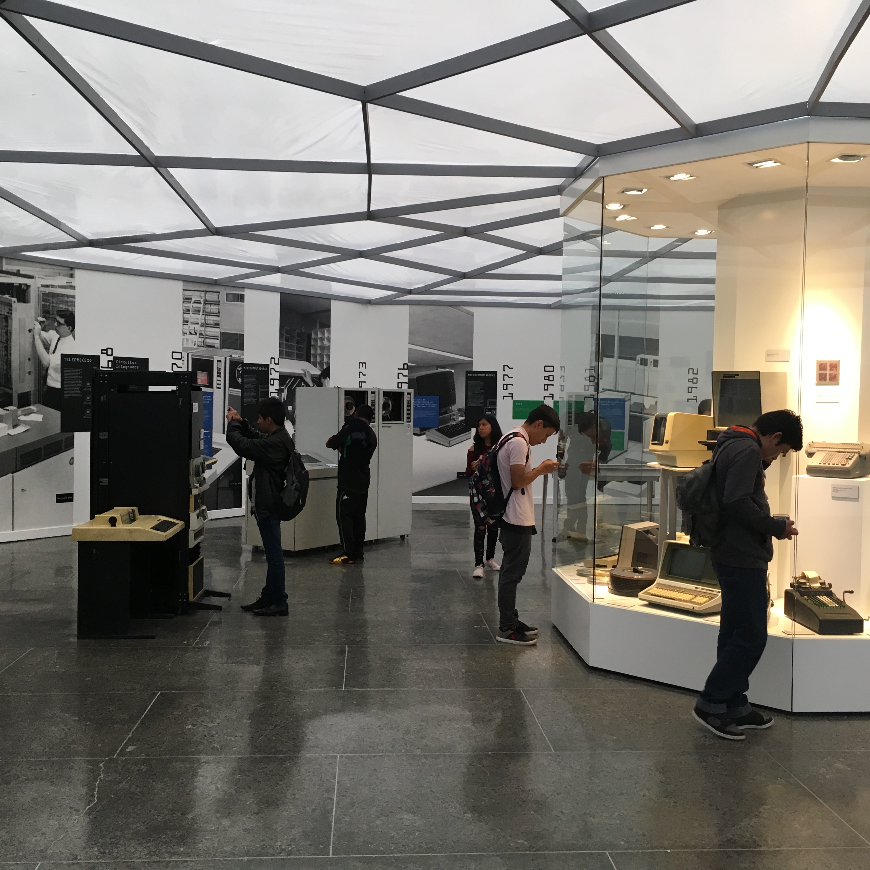 Del Bulbo a la Nube, 60 años de cómputo en México